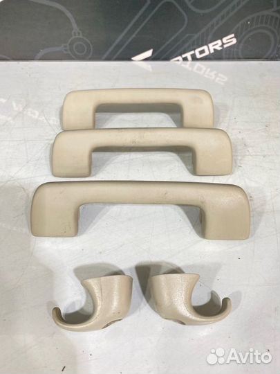 Потолочная ручка Chevrolet Trailblazer GMT360 LL8