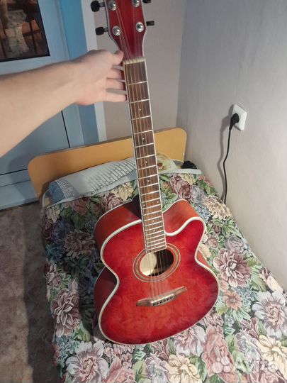 Гитара электроакустическая