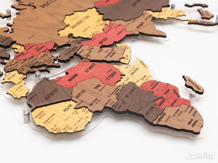Необычная карта мира из дерева Самара