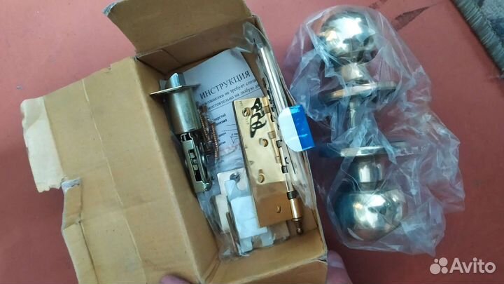 Ручка, петли, замок