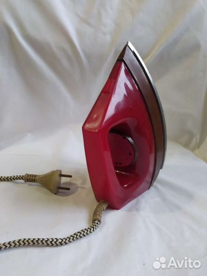 Электрический утюг СССР красный рабочий