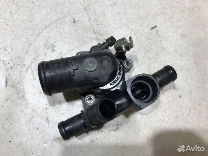 8200801570 Термостат Nissan Qasqai J10 M9R 2.0