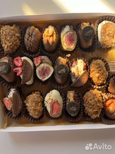 Королевские финики с арахисовой пастой