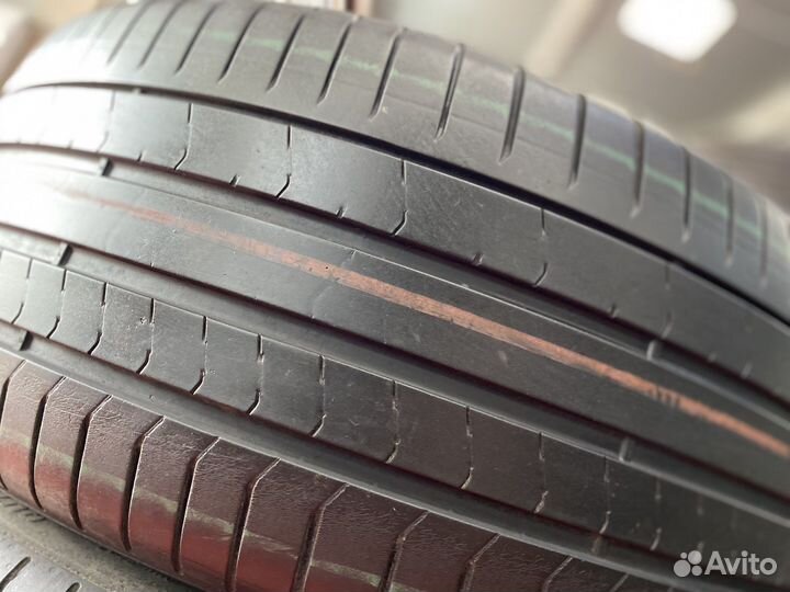 Pirelli P Zero PZ4 275/40 R20 и 315/35 R20 110W