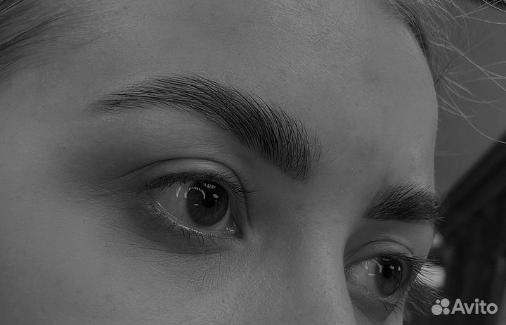 Модели на брови