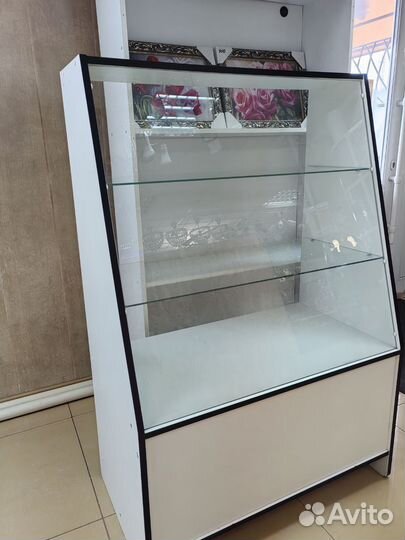 Стеклянная витрина бу