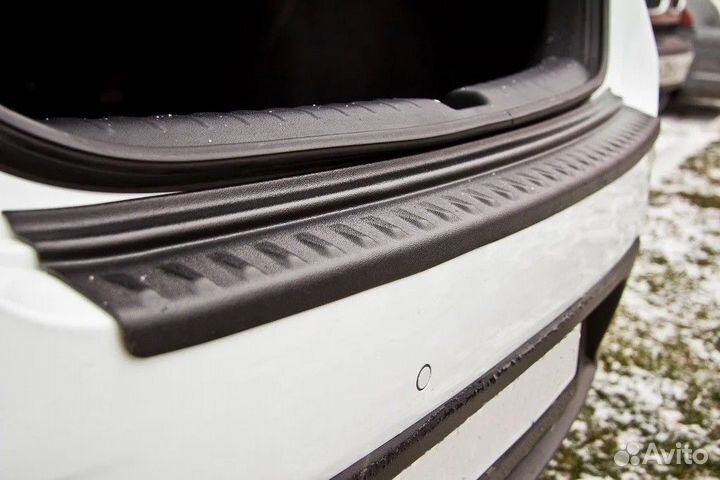 Накладка на задний бампер Kia Rio 4
