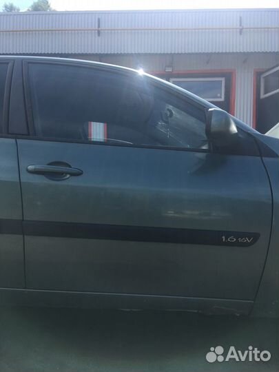 Дверь передняя правая Рено Меган 2