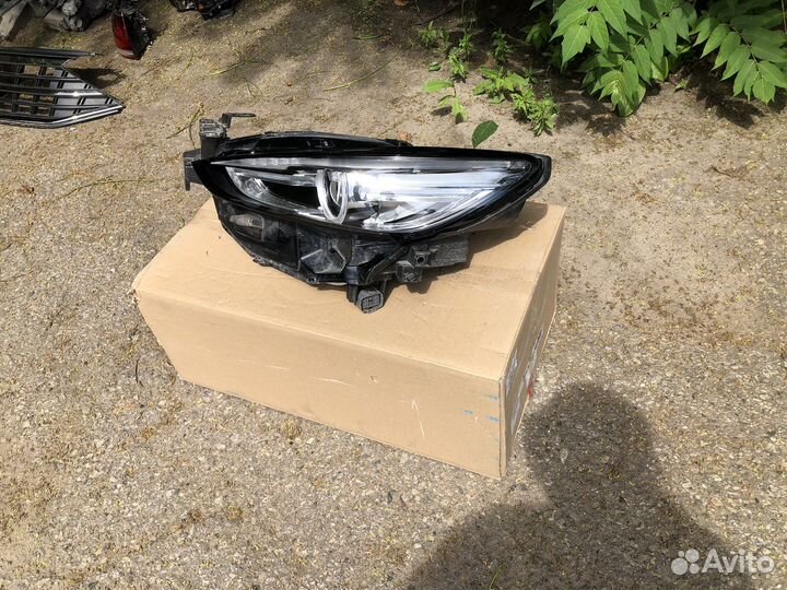 Левая фара Mazda 6 (2018-2023) GRF5-51040