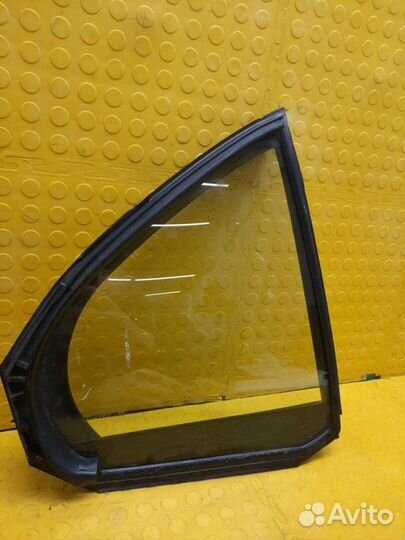 Стекло боковое заднее правое Mitsubishi Lancer