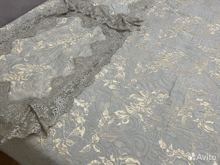 Покрывало на 2 х спальную кровать с 2-наволочками