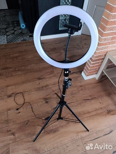 Кольцевая лампа со штативом бу