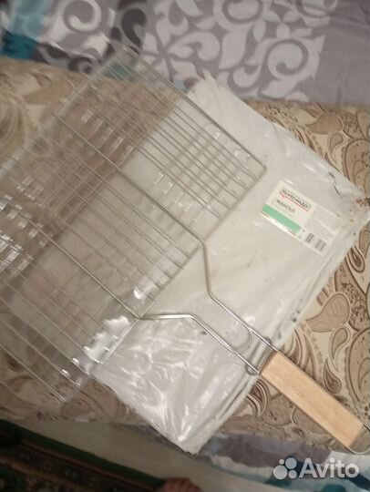 Решётка и мангал