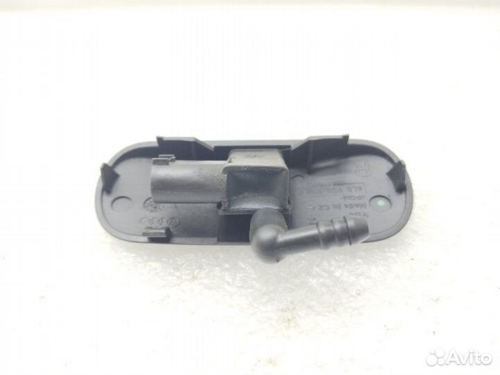 Форсунка стеклоомывателя передняя правая Audi Q7