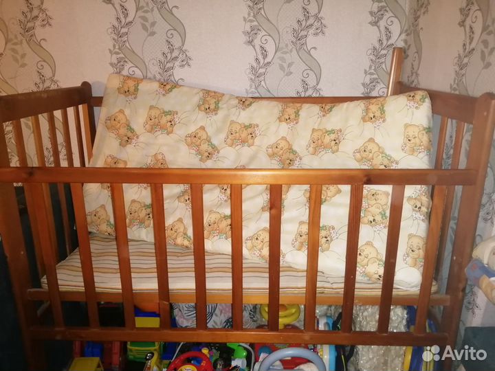 Детская кроватка