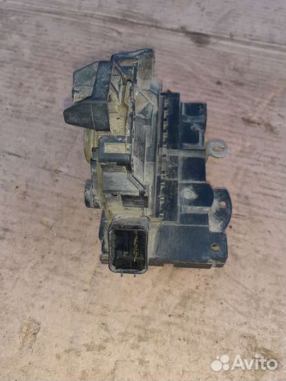 Замок двери задний левый Форд Фокус 1