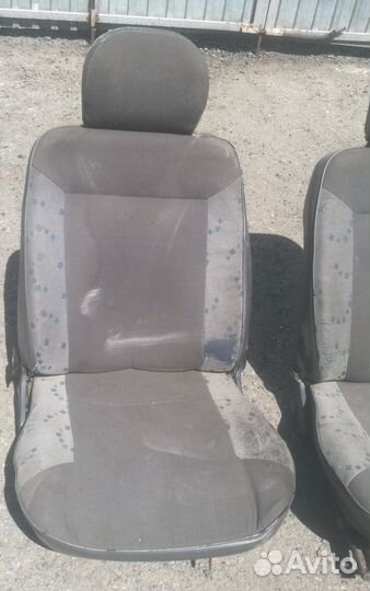 Передние сиденья