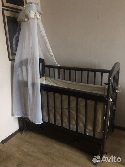 Детская кроватка