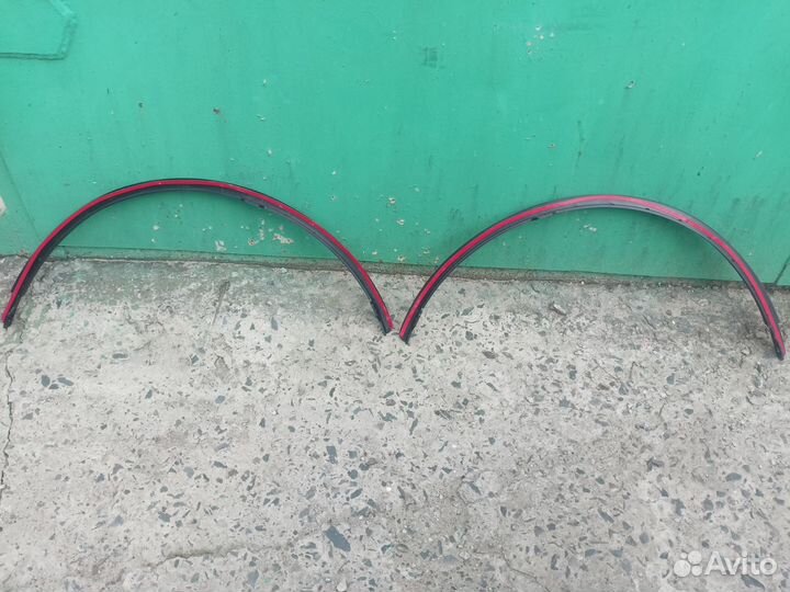 Молдинги передних крыльев Рено сандеро sandero