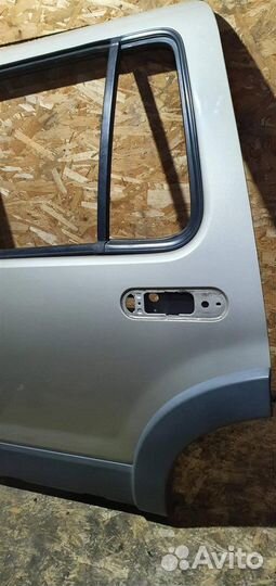 Дверь задняя левая Ford Explorer 4