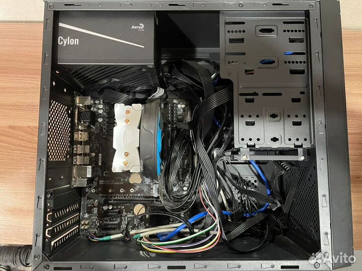 Ryzen3-2200G/Gigabyte GA-А320M/озу-2x4GB/SSD+HDD