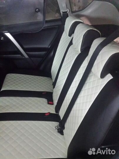 Чехлы Автопилот Rav4 2010 Черные с белым Ромб