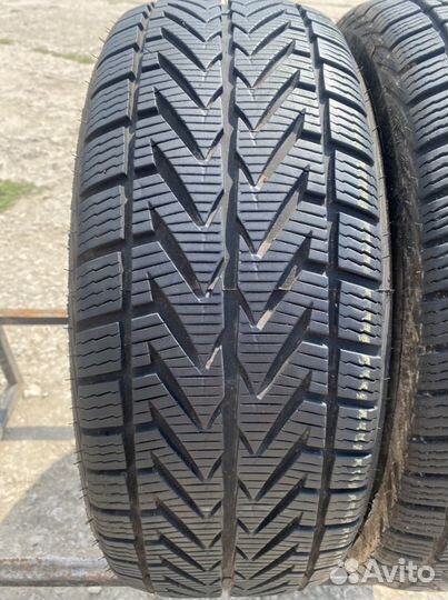 Vredestein Winter TX 215/60 R16