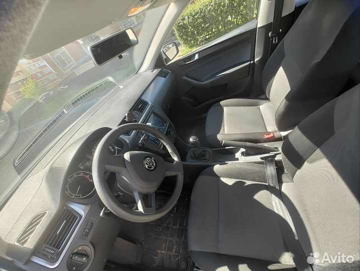 Комплект ковриков, резиновые оригинал Skoda Rapid