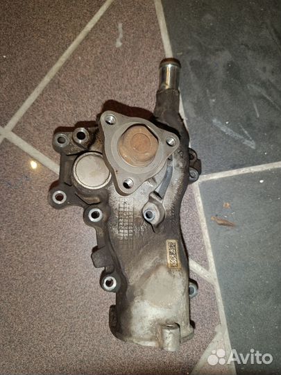 Помпа на Opel astra J gm 55568032