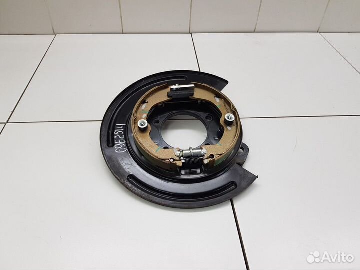 Кожух тормозного диска заднего левого + колодки ру