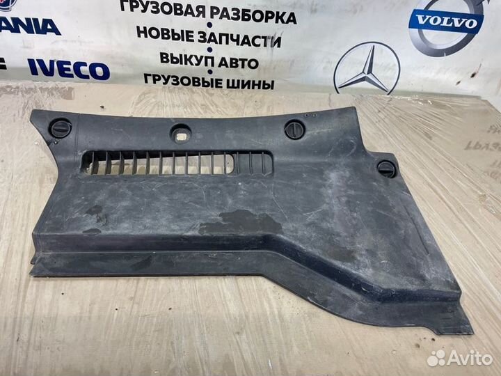 Накладка Mercedes-Benz