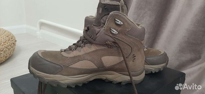 Трекинговые ботинки