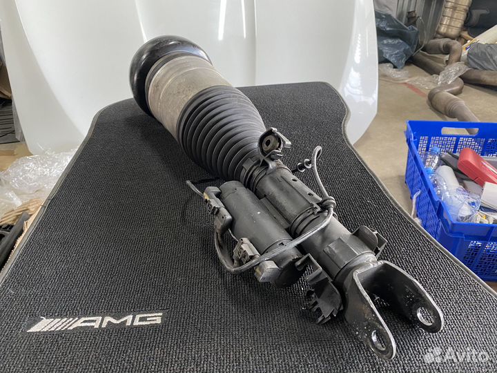 Пневмостойка передняя правая Mercedes Benz W205