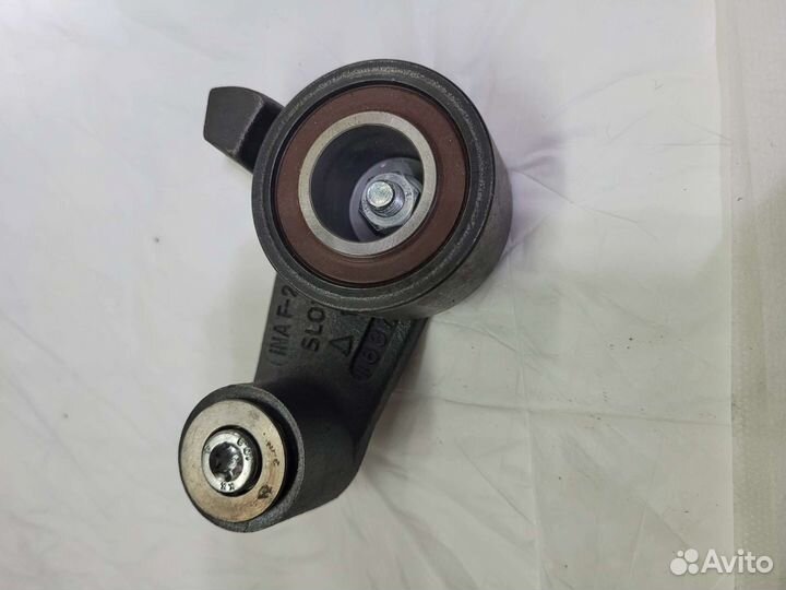 Ролик натежной ремня грм на Volvo S40/Renault