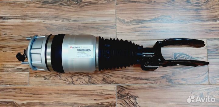 Пневмостойка Volkswagen Туарег II NF передняя