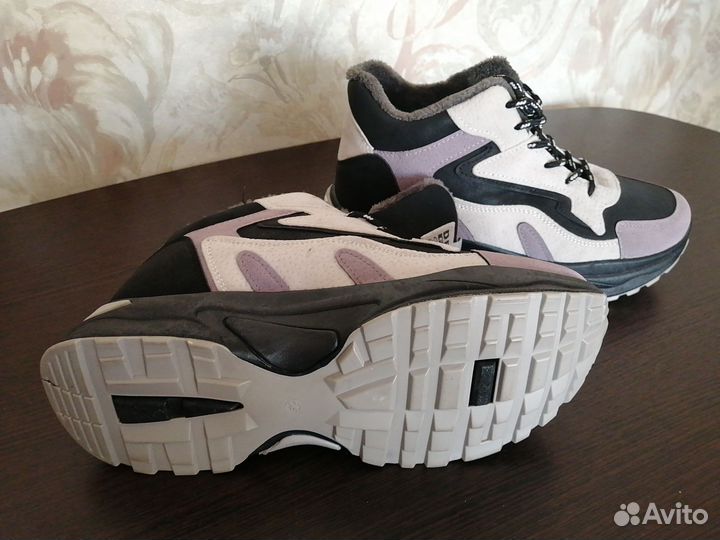 Кроссовки женские демисезонные 24.5 (36.5)