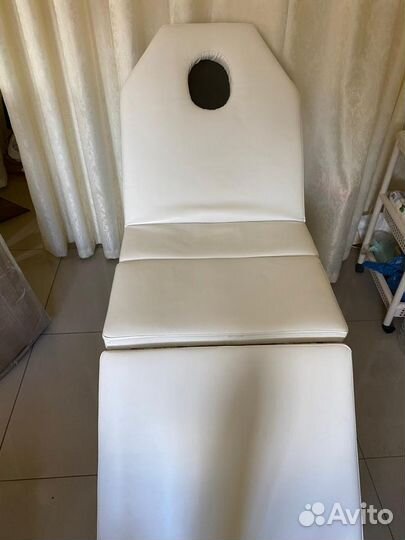 Массажная кушетка