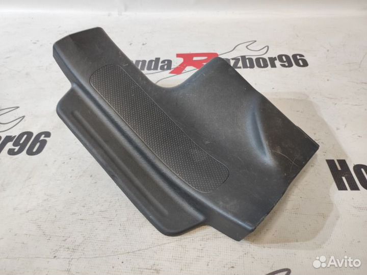Накладка на порог задняя левая Honda Cr-V 2 RD8