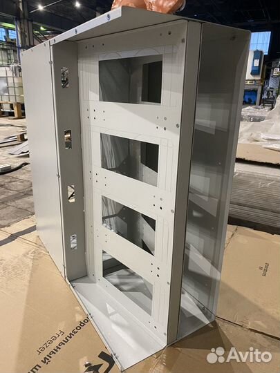 Корпус с разделением потоков 8 карт+4 вентилятора