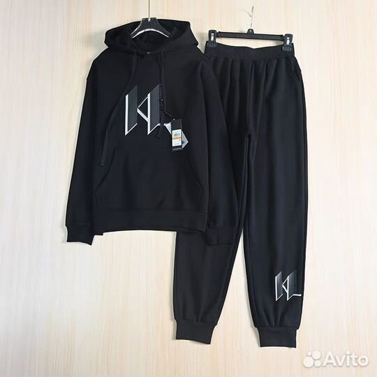 Karl lagerfeld спортивный костюм