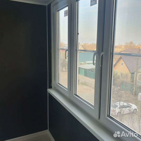 Пластиковая лоджия 3 метра с отделкой, окна