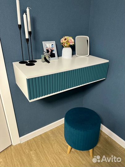 Туалетный столик-подвесной