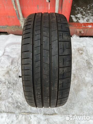 Pirelli P Zero PZ4 235/35 R19