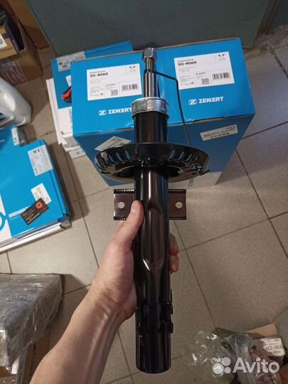 Амортизатор передний Skoda Rapid, VW Polo Sedan