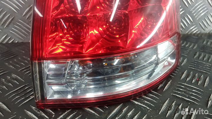 Фонарь Peugeot-Citroen C-Crosser