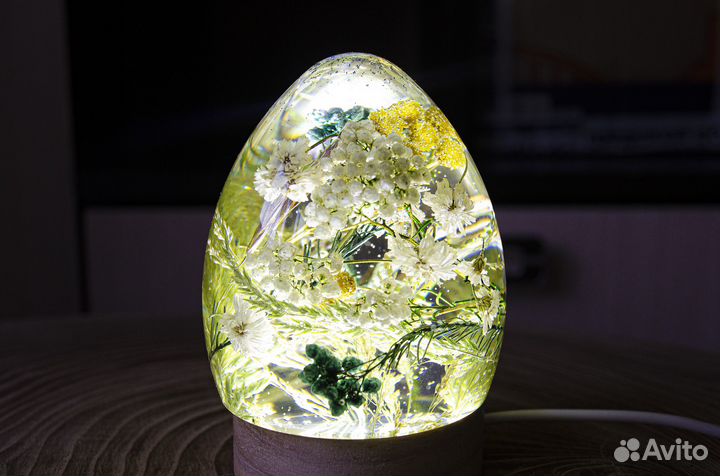 Светильник Ночник из ювелирной смолы с сухоцветами