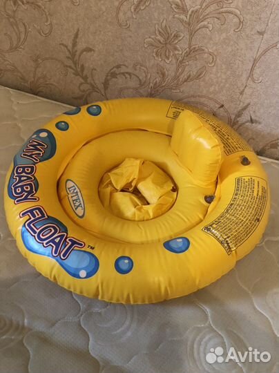 Круг для плавания и нарукавники