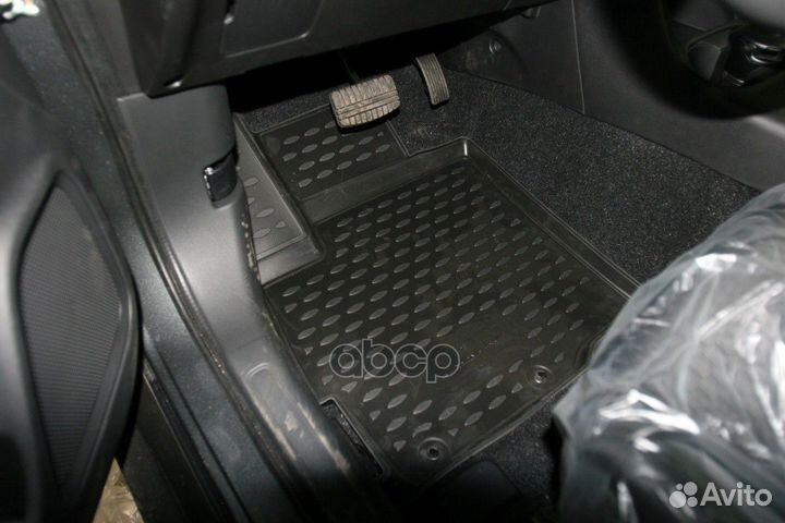 Комплект автомобильных ковриков 3D в салон mits