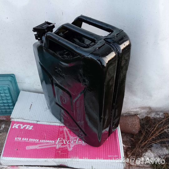 Канистра стальная для бензина, 20 л