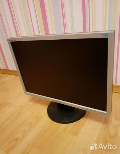 Монитор Samsung 920NW